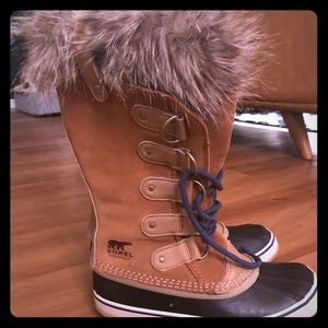 Sorel Joan of arctic faux fur size 8